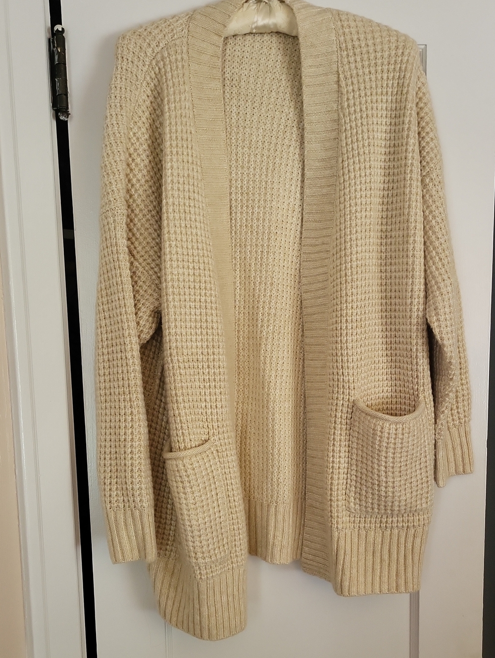 Creamy American Eagle Cardi